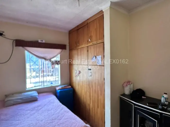 4 Bedroom House for Sale in Zengeza, Chitungwiza