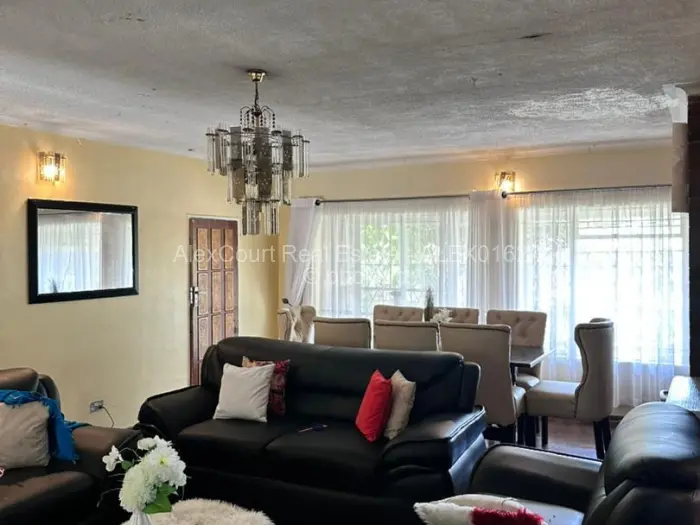 4 Bedroom House for Sale in Zengeza, Chitungwiza