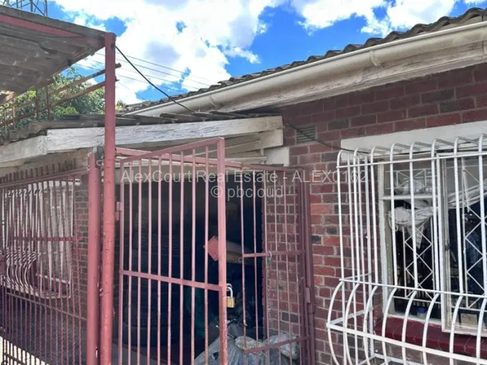 4 Bedroom House for Sale in Zengeza, Chitungwiza