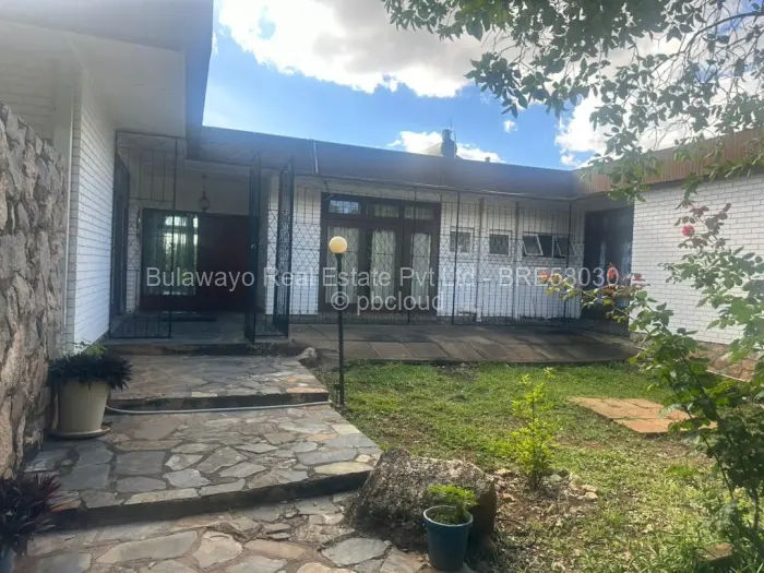 4 Bedroom House for Sale in Burnside, Bulawayo