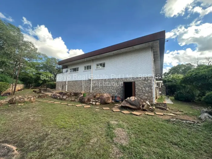 4 Bedroom House for Sale in Burnside, Bulawayo