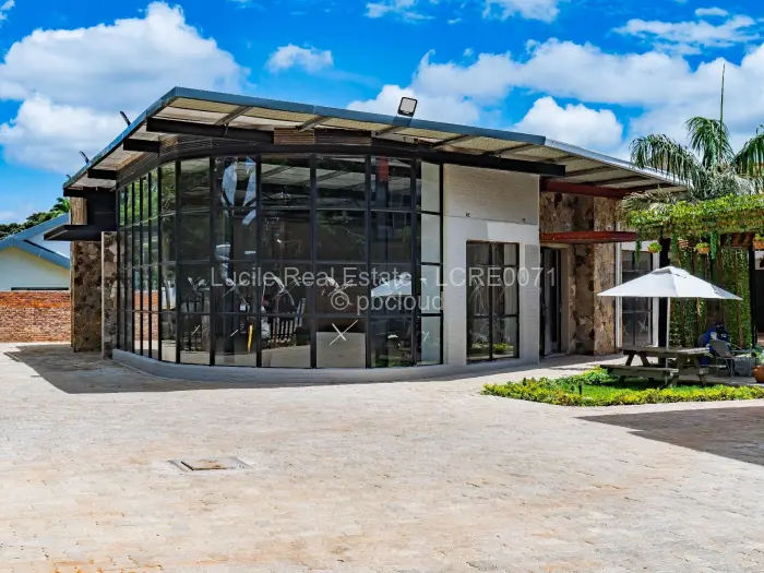 Retail/Shop to Rent in Borrowdale West