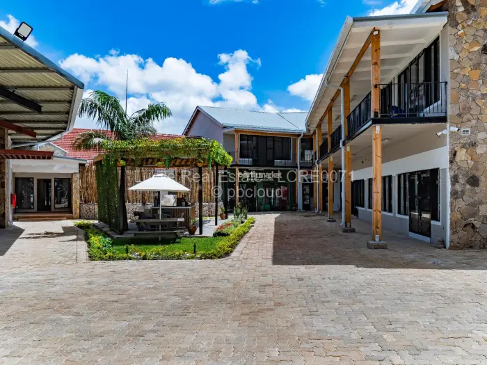 Retail/Shop to Rent in Borrowdale West