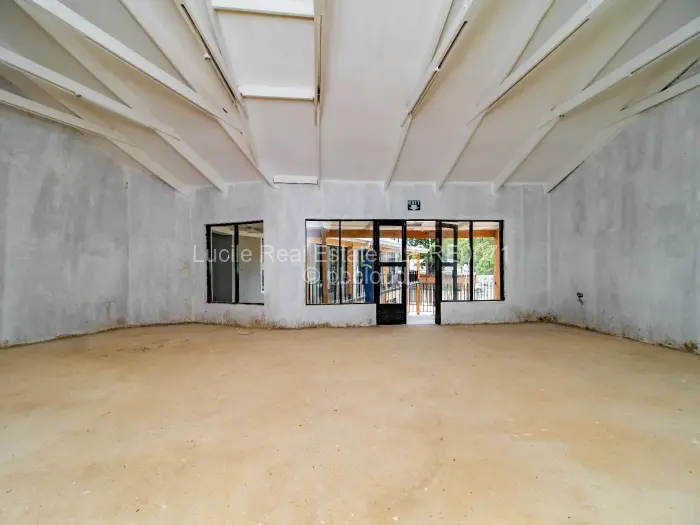 Retail/Shop to Rent in Borrowdale West