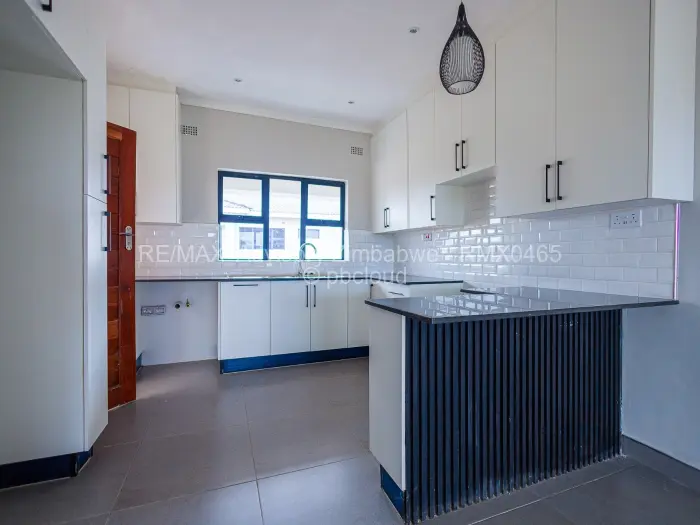 Flat/Apartment for Sale in Mahatshula, Bulawayo