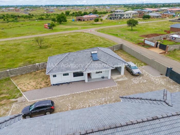 Flat/Apartment for Sale in Mahatshula, Bulawayo