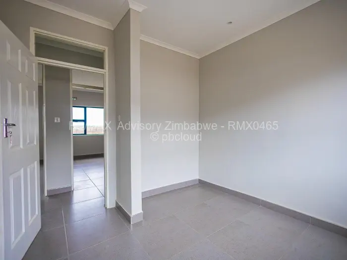 Flat/Apartment for Sale in Mahatshula, Bulawayo