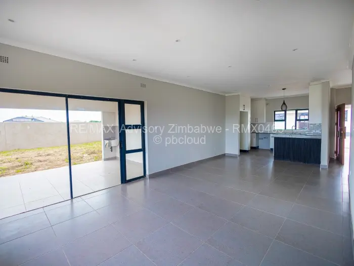 Flat/Apartment for Sale in Mahatshula, Bulawayo