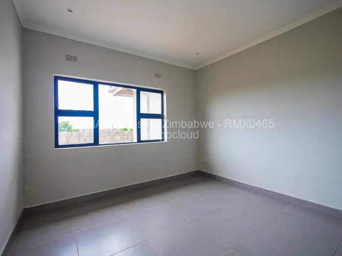 Flat/Apartment for Sale in Mahatshula, Bulawayo