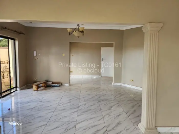 6 Bedroom House to Rent in Manresa