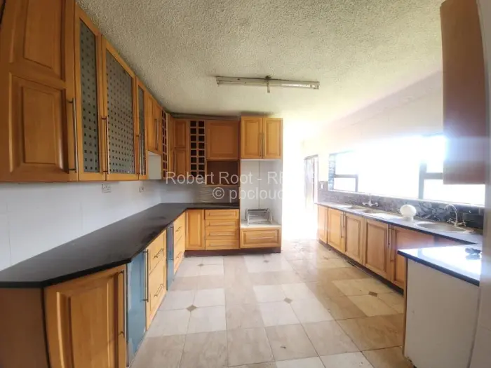 5 Bedroom House to Rent in Westgate