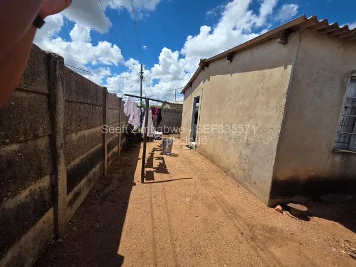 2 Bedroom House for Sale in Emganwini, Bulawayo