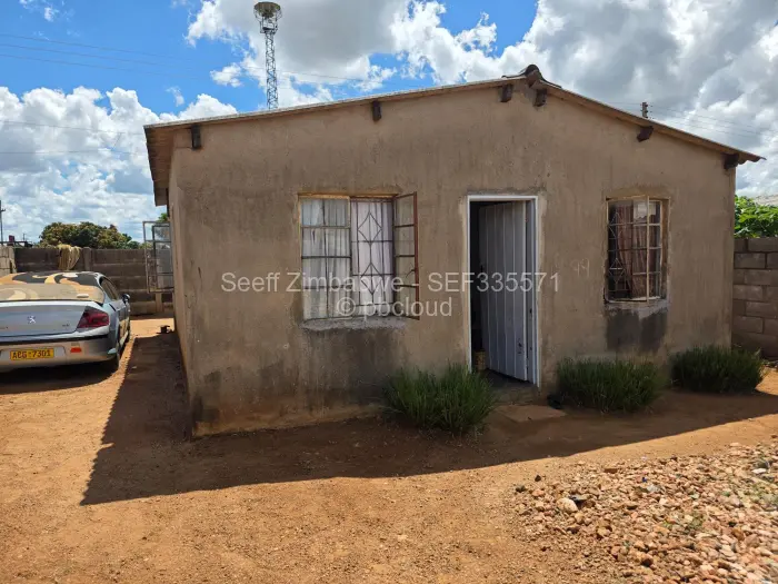 2 Bedroom House for Sale in Emganwini, Bulawayo