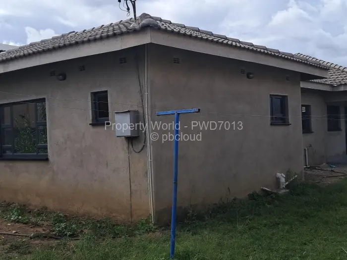 4 Bedroom House to Rent in Westlea, Harare