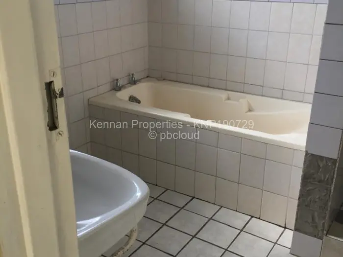 7 Bedroom House for Sale in Vainona, Harare