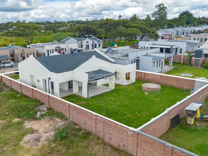 Townhouse/Cluster for Sale in Greendale North, Harare