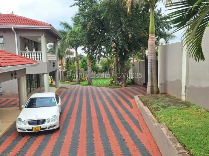 6 Bedroom House for Sale in Pomona, Harare