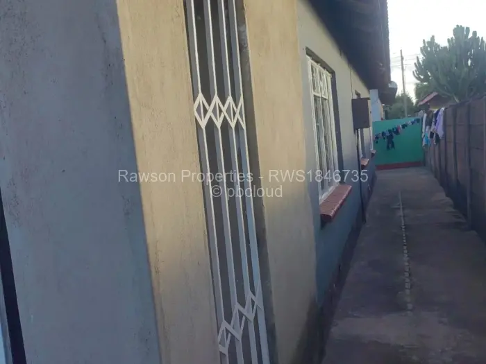 4 Bedroom House for Sale in Glen Norah, Harare
