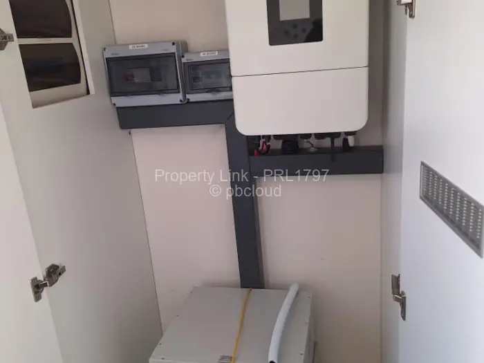 Townhouse/Cluster to Rent in Newlands, Harare