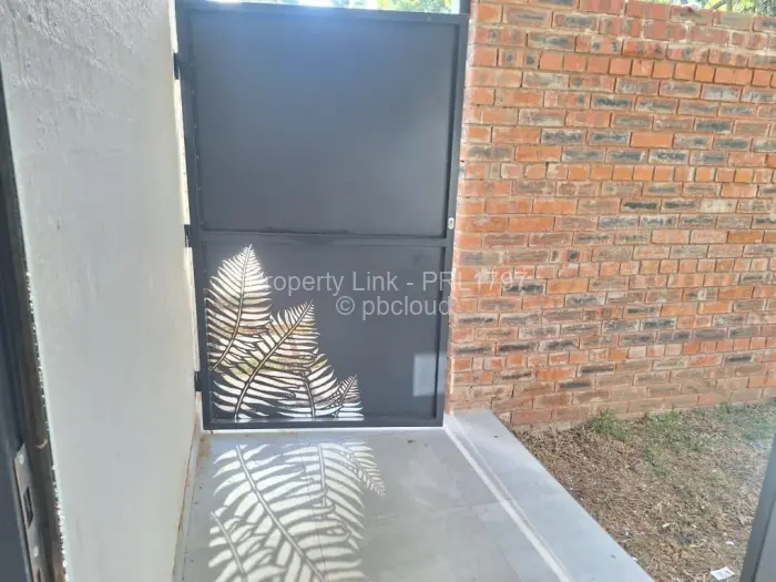 Townhouse/Cluster to Rent in Newlands, Harare