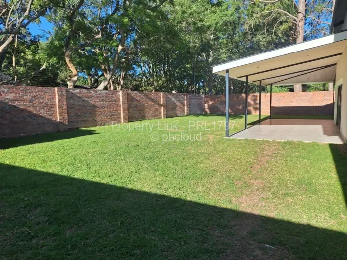 Townhouse/Cluster to Rent in Newlands, Harare