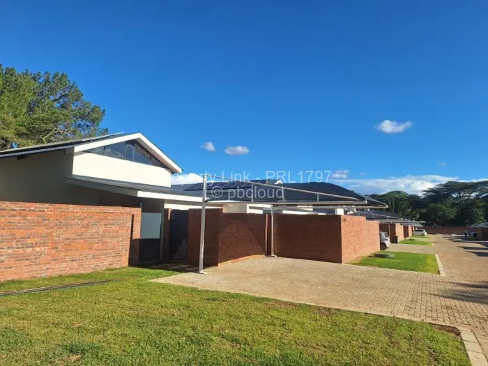 Townhouse/Cluster to Rent in Newlands, Harare