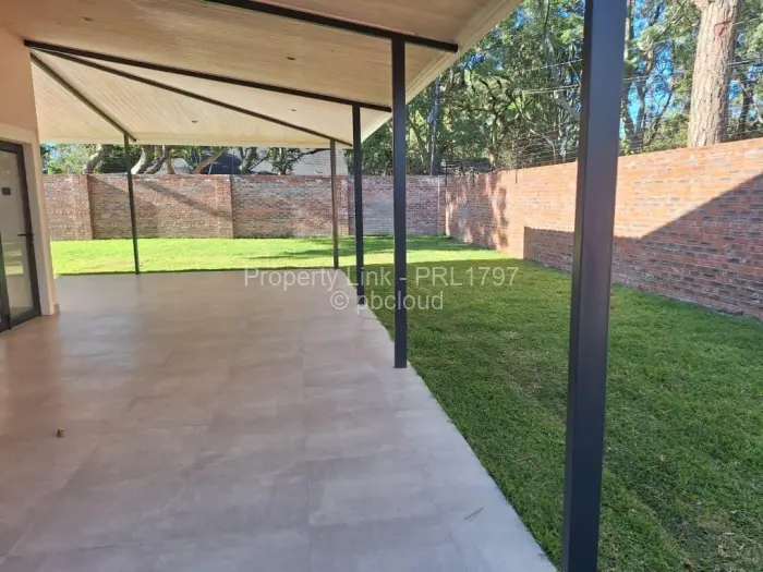 Townhouse/Cluster to Rent in Newlands, Harare