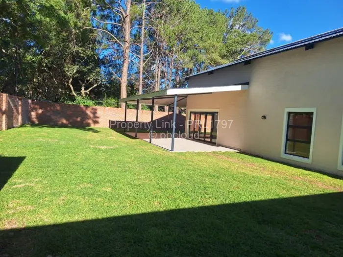 Townhouse/Cluster to Rent in Newlands, Harare