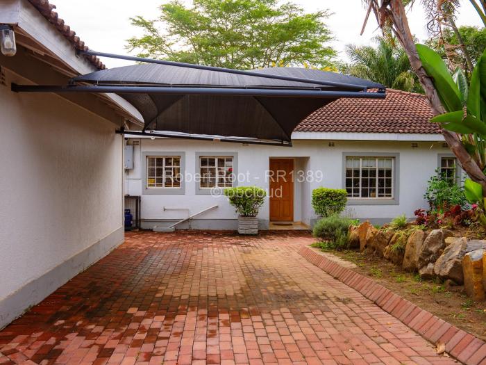 Townhouse/Cluster for Sale in Newlands, Harare