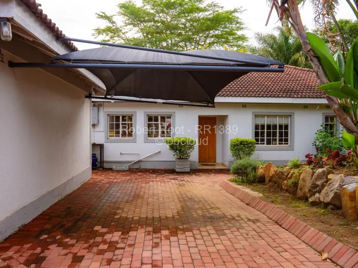 Townhouse/Cluster for Sale in Newlands, Harare