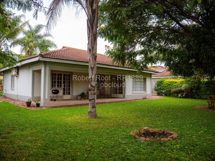 Townhouse/Cluster for Sale in Newlands, Harare