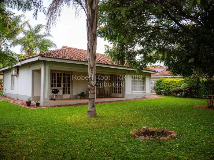 Townhouse/Cluster for Sale in Newlands, Harare