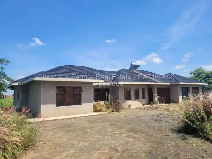 5 Bedroom House to Rent in Norton, Norton