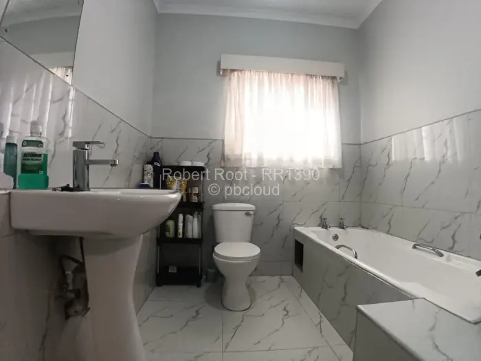 2 Bedroom Cottage/Garden Flat for Sale in Avenues, Harare