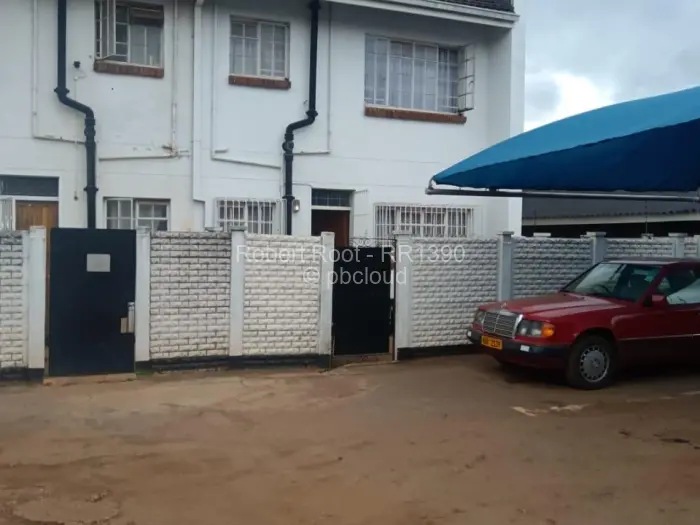 2 Bedroom Cottage/Garden Flat for Sale in Avenues, Harare