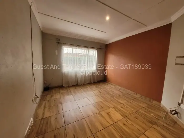 Office to Rent in Pomona