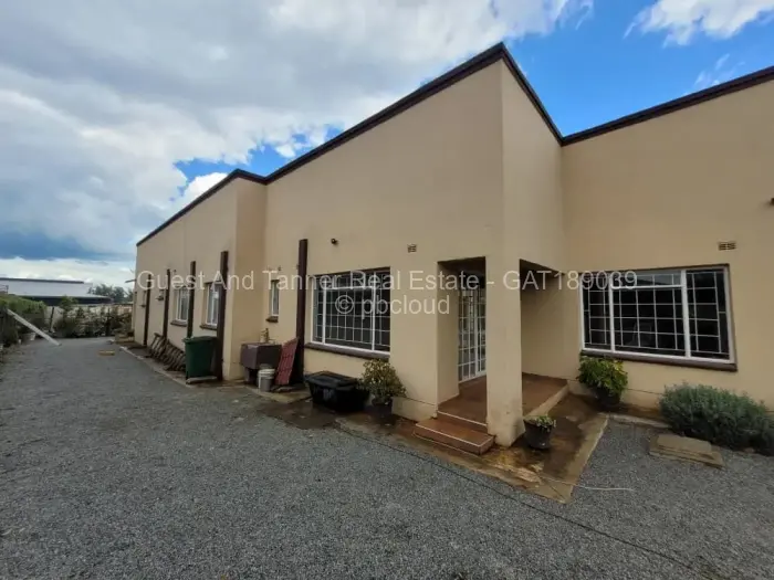 Office to Rent in Pomona