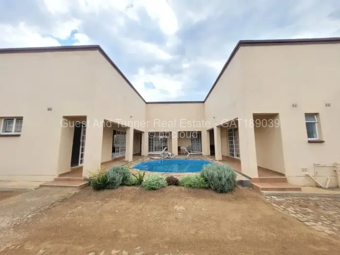 Office to Rent in Pomona