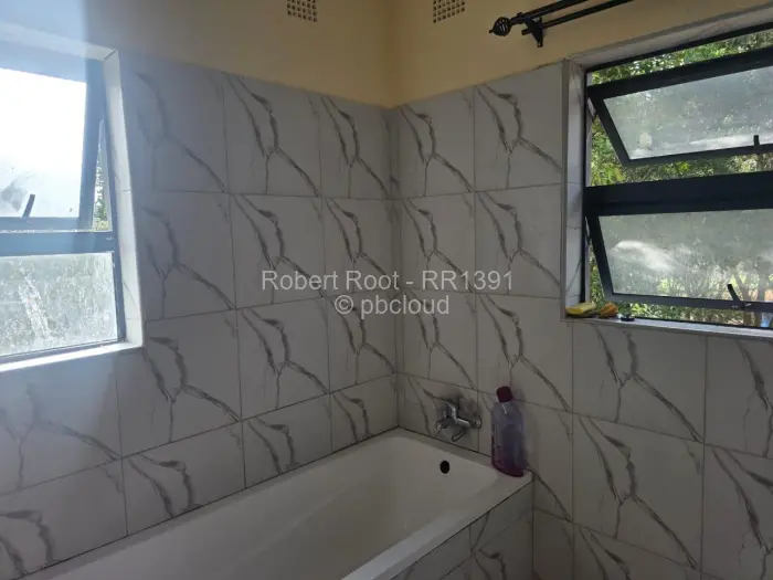 5 Bedroom House for Sale in Shawasha Hills, Harare