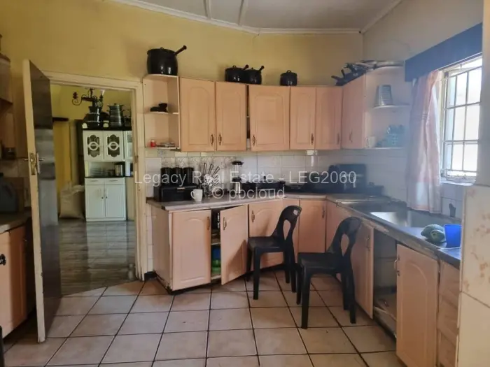 5 Bedroom House for Sale in Hatfield, Harare