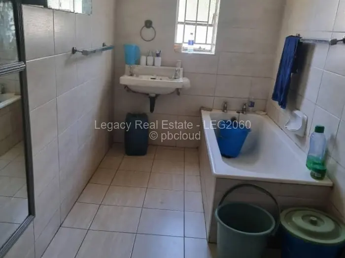 5 Bedroom House for Sale in Hatfield, Harare