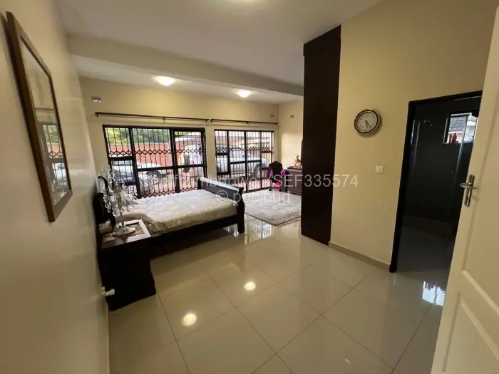 Flat/Apartment to Rent in Emerald Hill