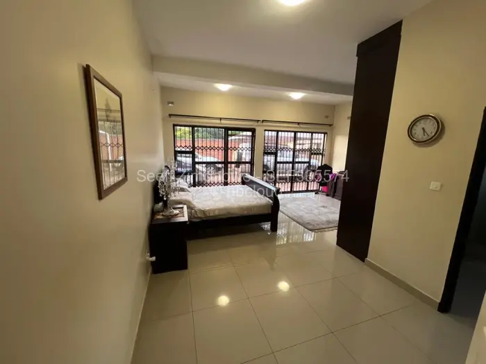 Flat/Apartment to Rent in Emerald Hill