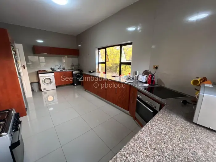 Flat/Apartment to Rent in Emerald Hill