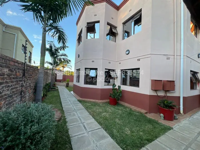 Flat/Apartment to Rent in Emerald Hill