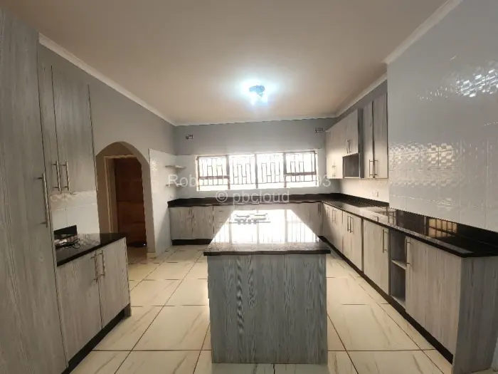 6 Bedroom House to Rent in Mount Pleasant Heights