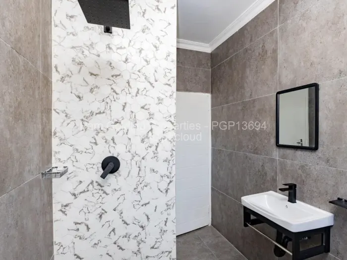 2 Bedroom Cottage/Garden Flat for Sale in Avenues, Harare