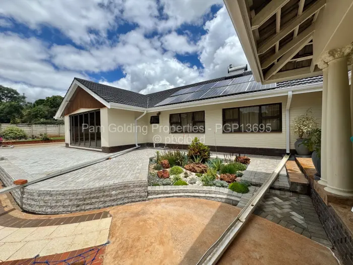 6 Bedroom House to Rent in Greystone Park