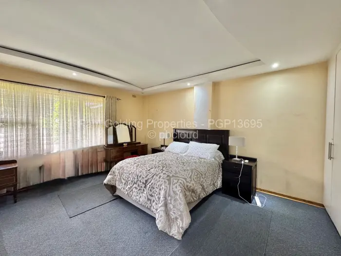 6 Bedroom House to Rent in Greystone Park