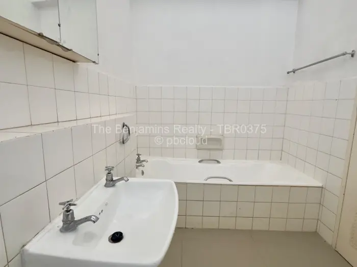 2 Bedroom Cottage/Garden Flat to Rent in Avondale, Harare